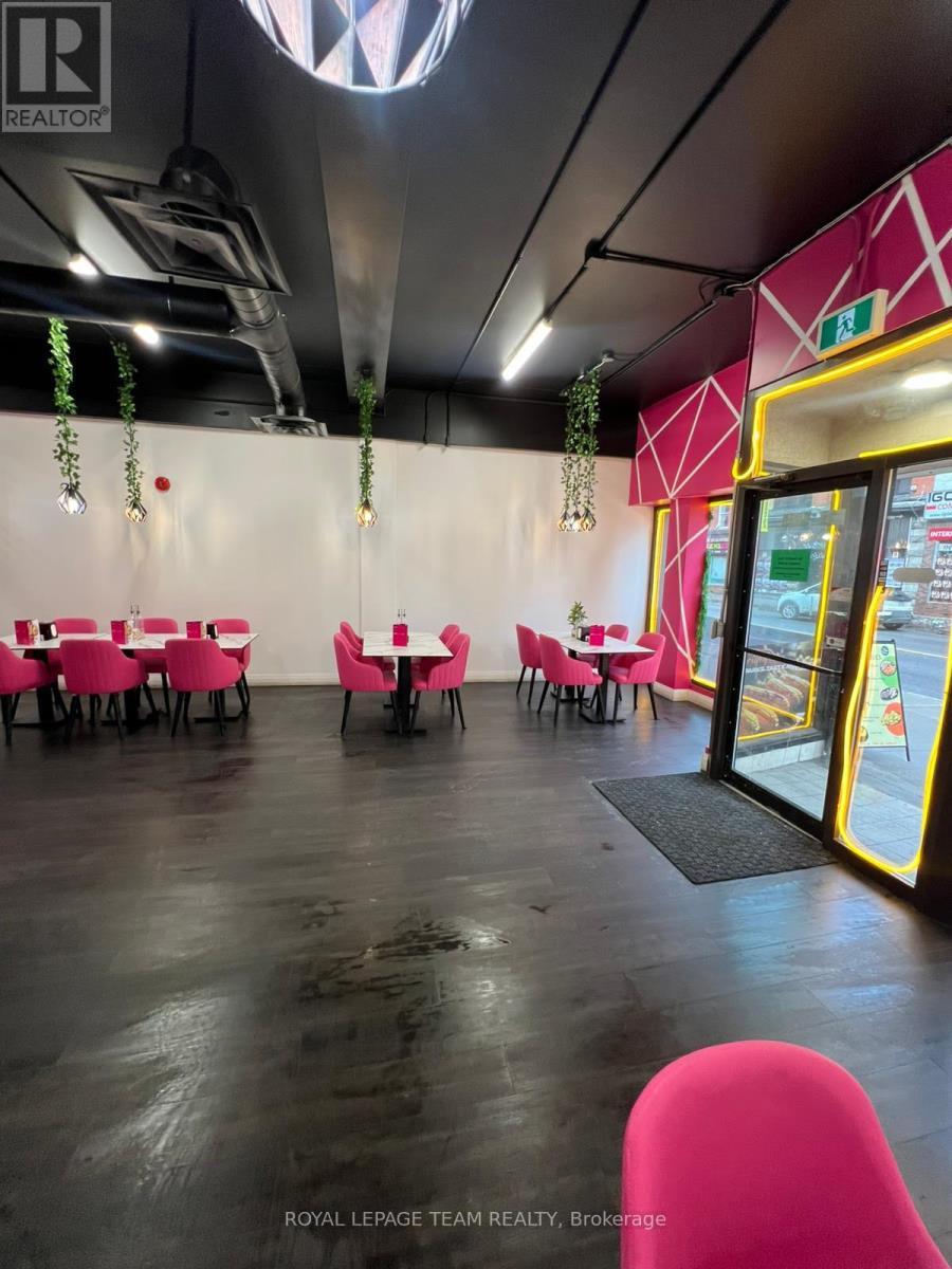 228 Bank Street, Ottawa, ON