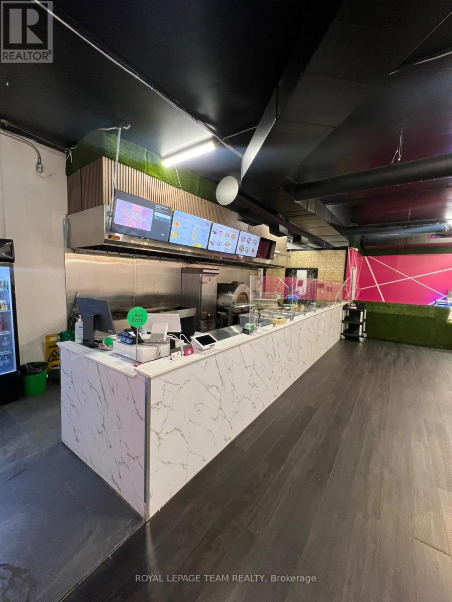 228 Bank Street, Ottawa, ON