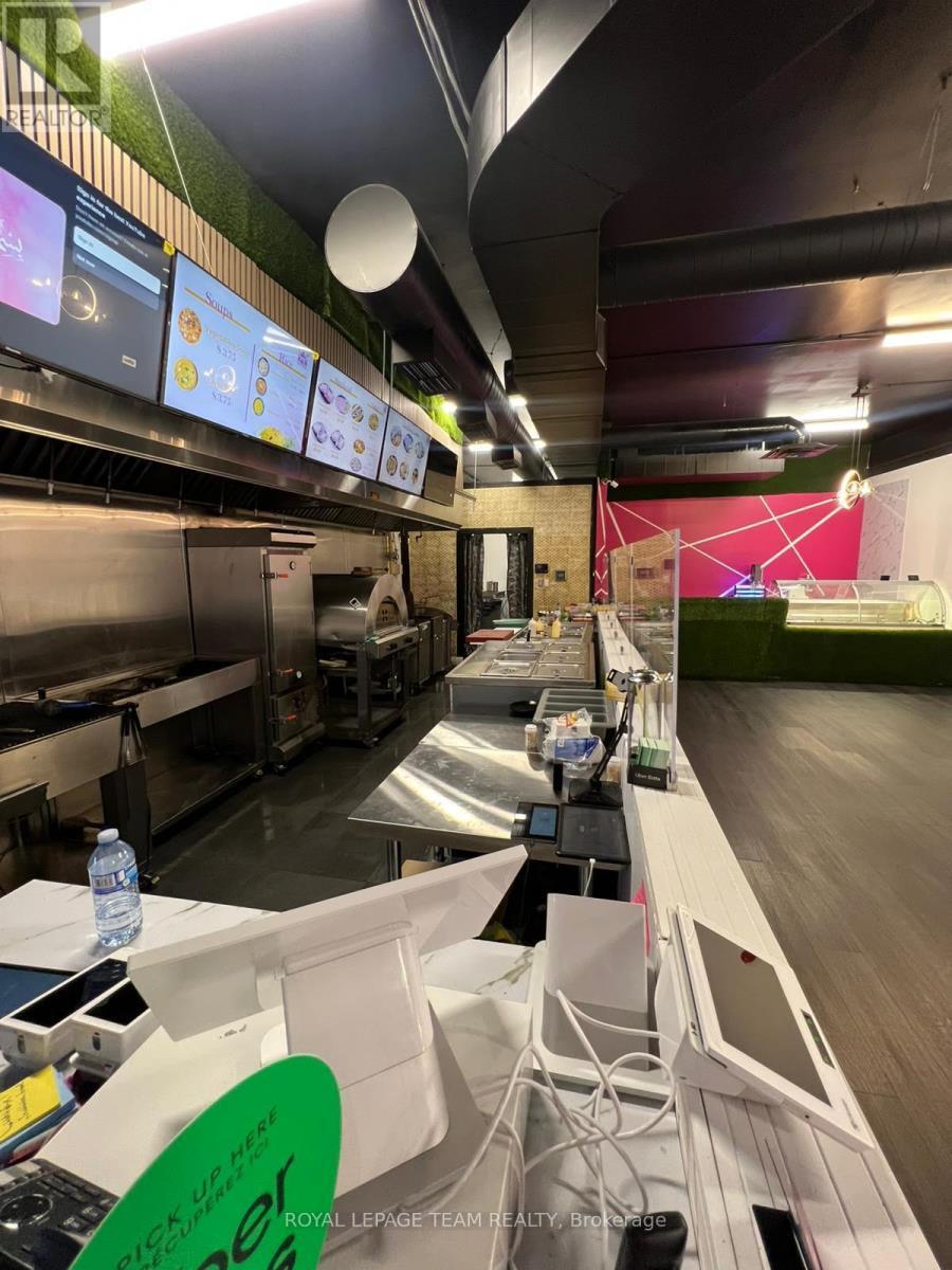 228 Bank Street, Ottawa, ON