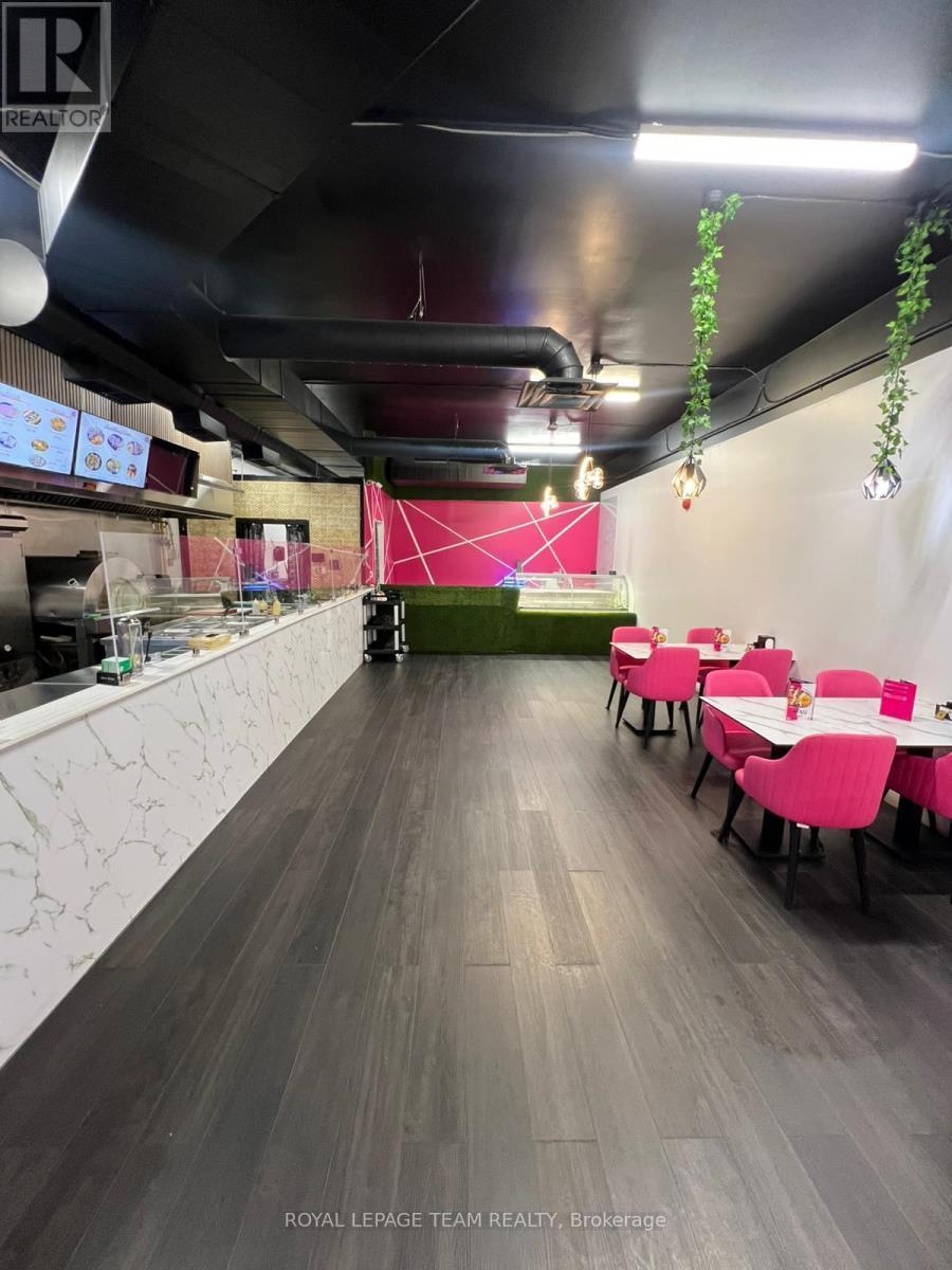 228 Bank Street, Ottawa, ON