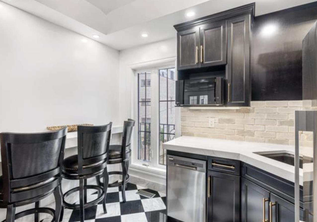 11833 102 Avenue, Edmonton, AB