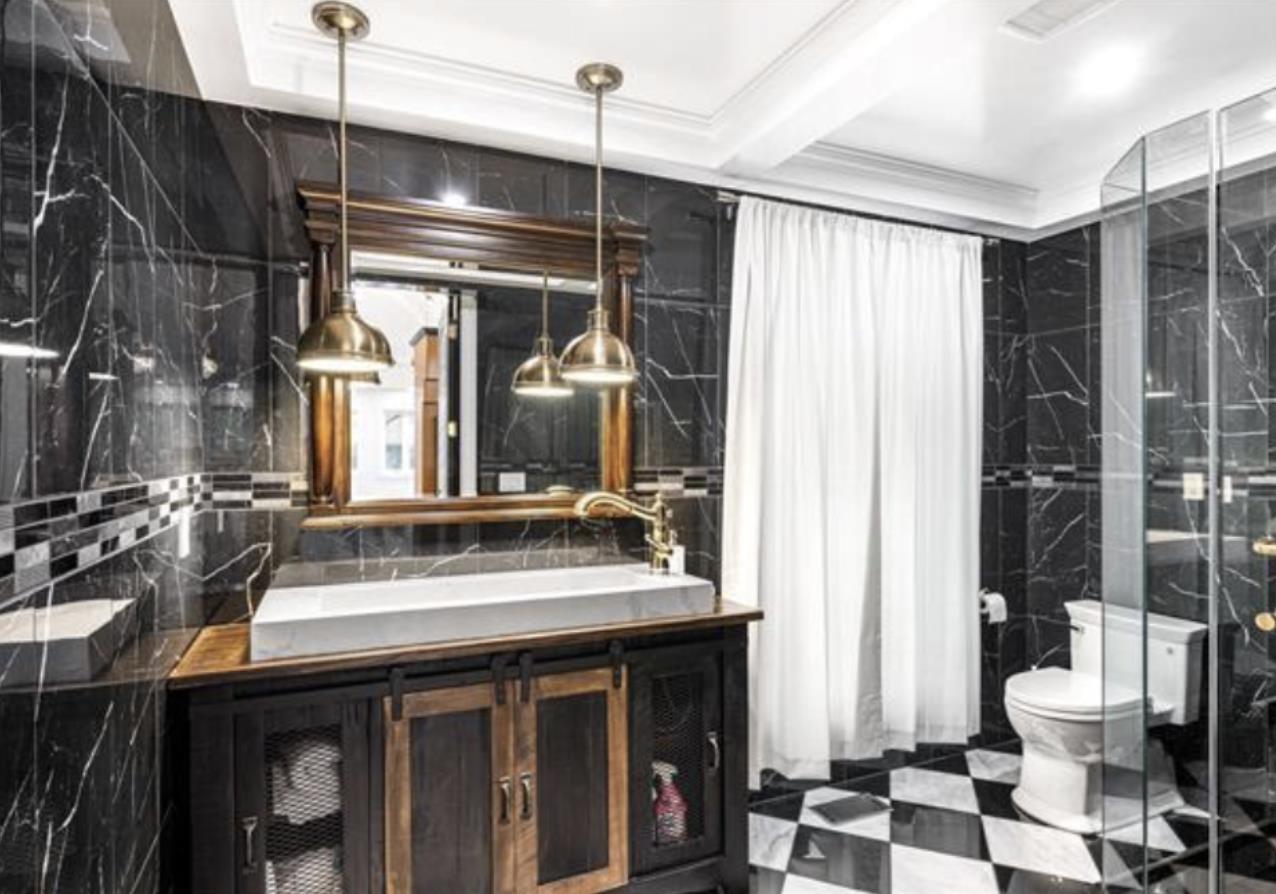 11833 102 Avenue, Edmonton, AB