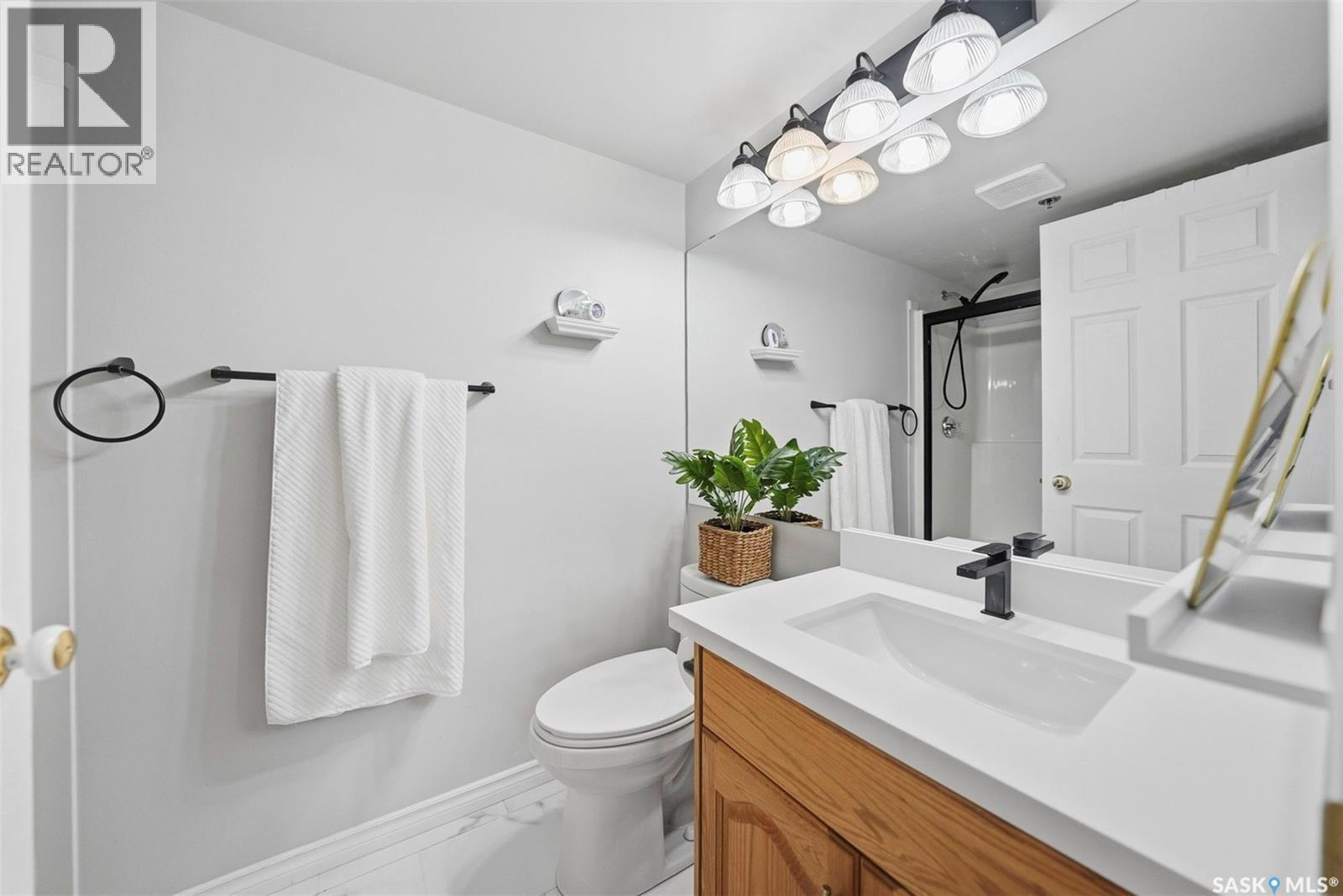 209 301 Cree Crescent, Saskatoon, SK - Indoor Photo Showing Bathroom