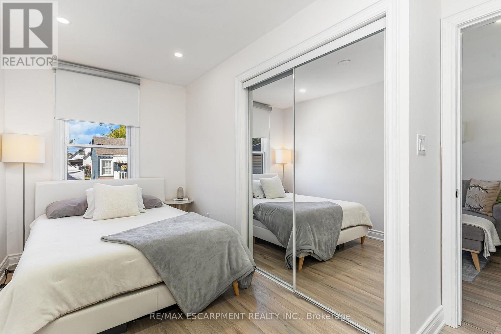 97 East 31St Street, Hamilton, ON - Indoor Photo Showing Bedroom