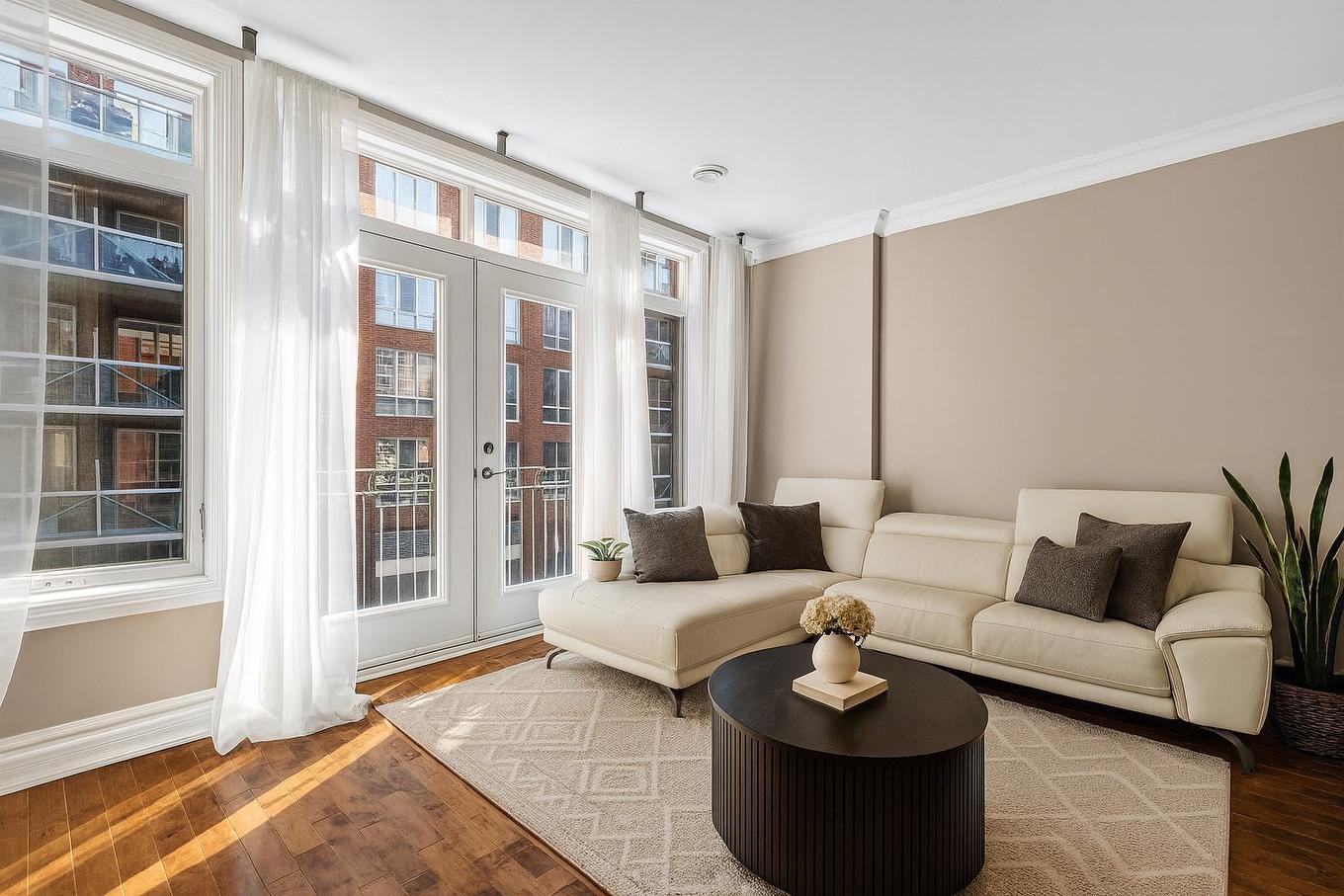 Living room - 202-54 Rue Ste-Marguerite, Montréal (Le Sud-Ouest), QC - Indoor Photo Showing Living Room