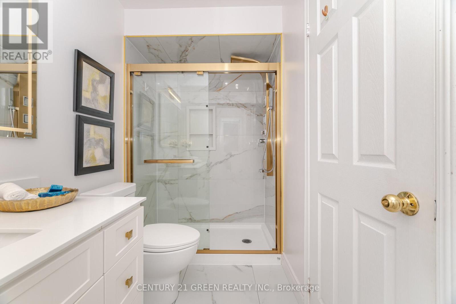 2403 Emerson Drive, Burlington, ON - Indoor Photo Showing Bathroom