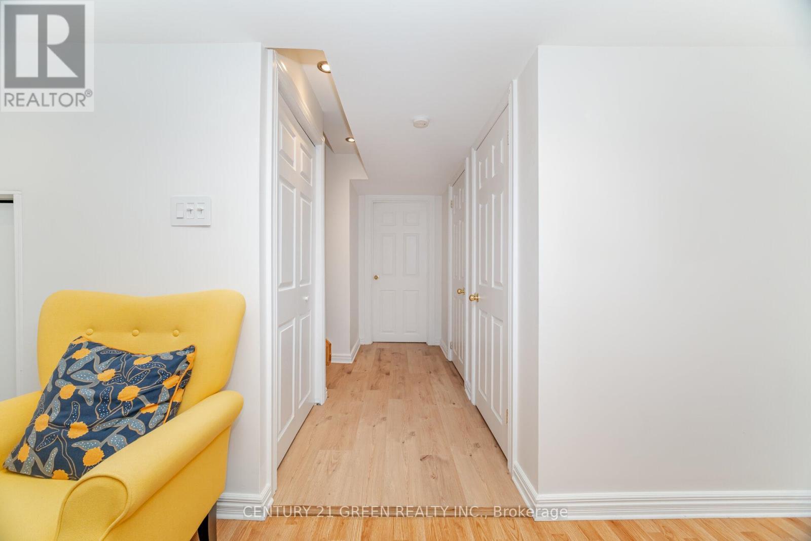 2403 Emerson Drive, Burlington, ON - Indoor Photo Showing Other Room