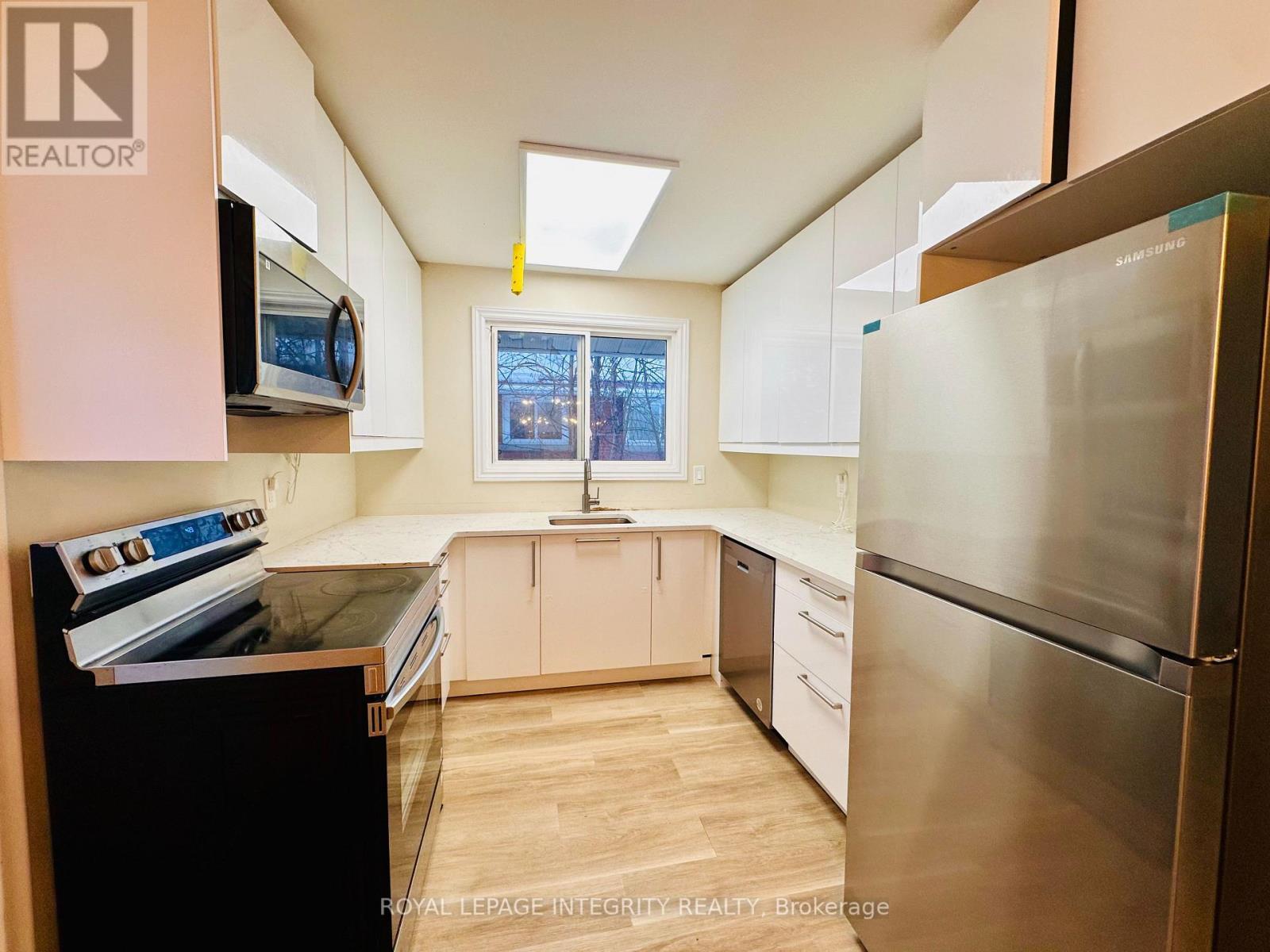 1797 Gage Crescent, Ottawa, ON - Indoor Photo Showing Kitchen With Stainless Steel Kitchen