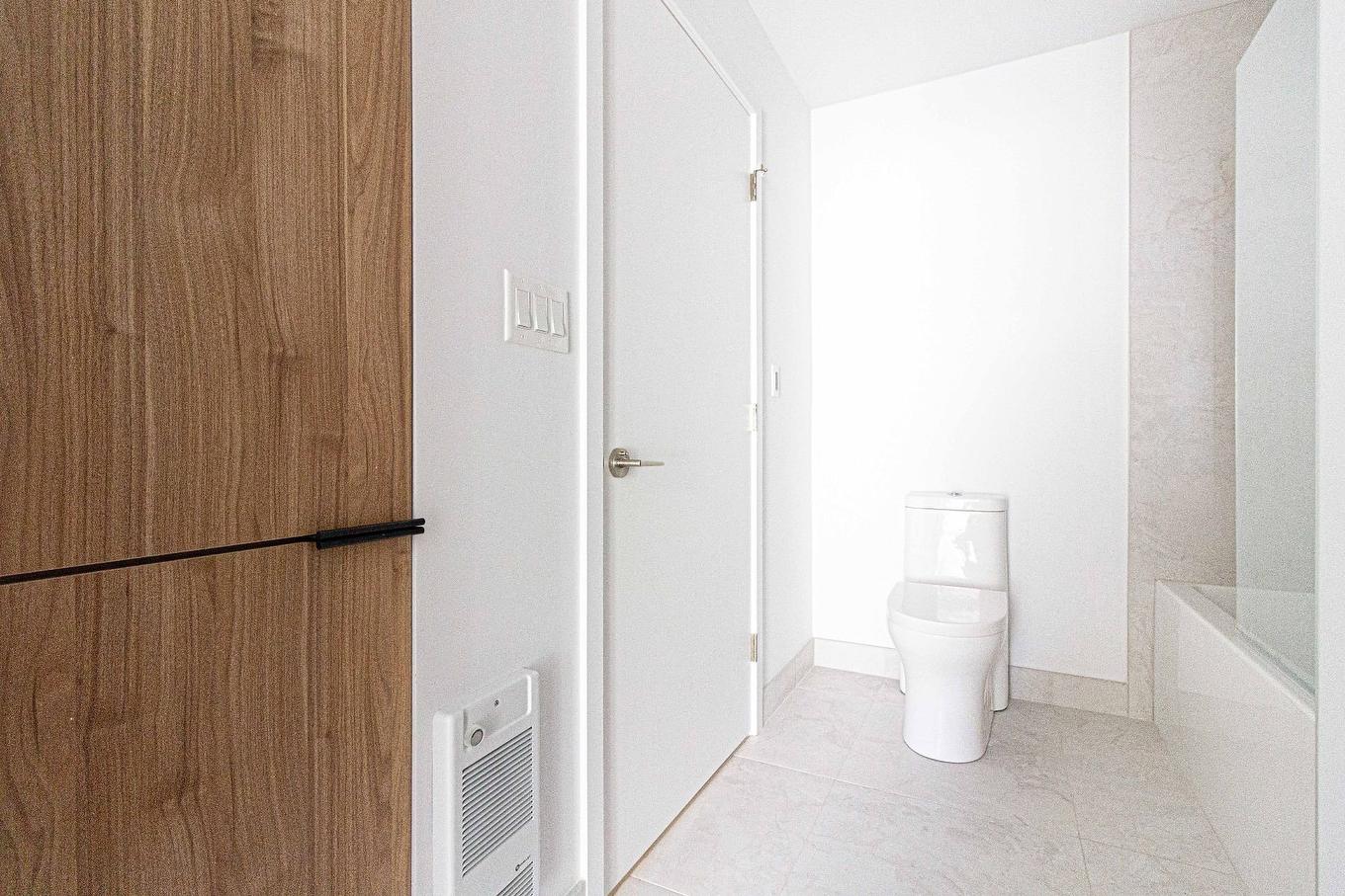 Salle de bains attenante à la CCP - 411-1971 Rue Du Havre, Montréal (Ville-Marie), QC - Indoor Photo Showing Bathroom