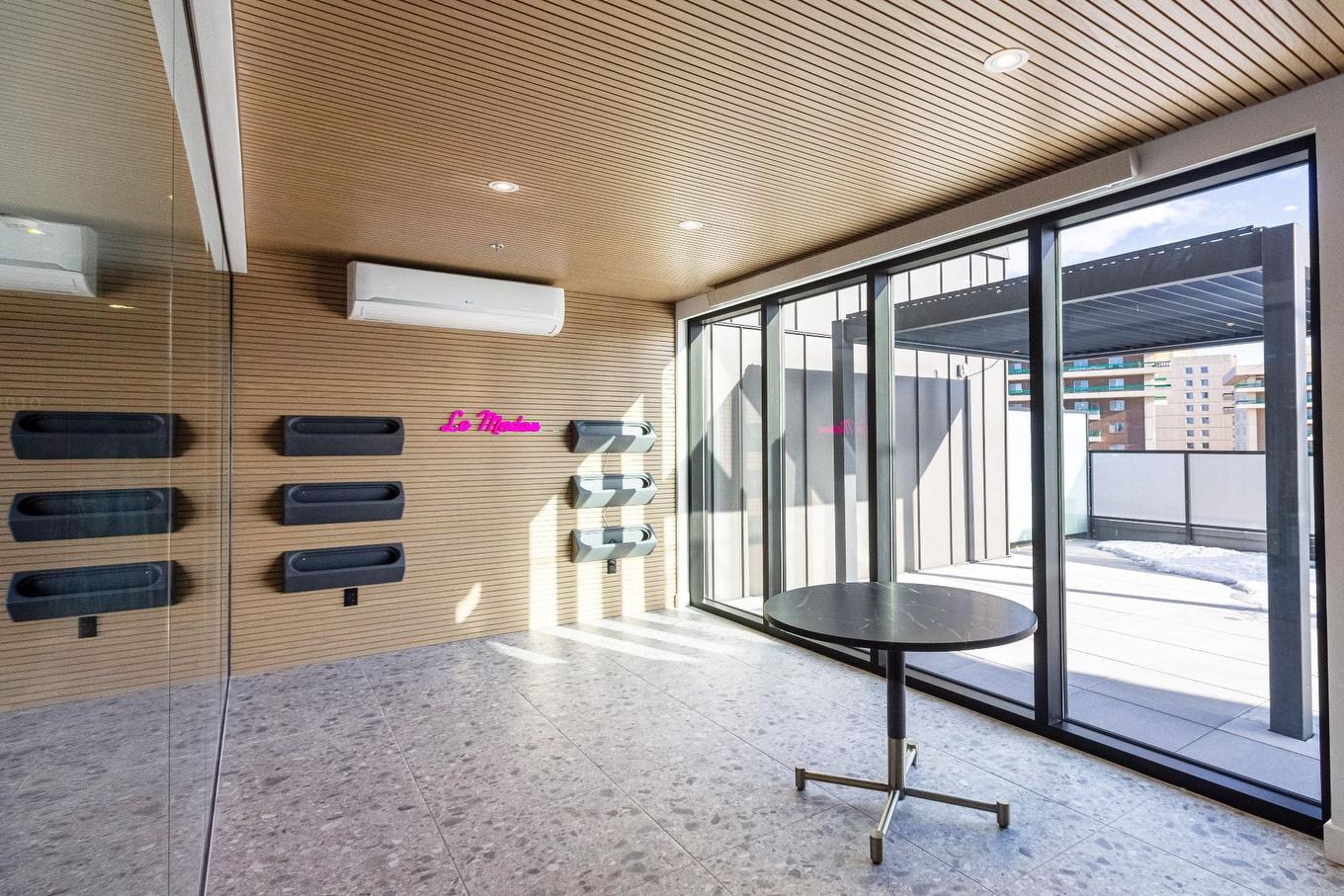 Salle communautaire - 411-1971 Rue Du Havre, Montréal (Ville-Marie), QC - Indoor Photo Showing Other Room