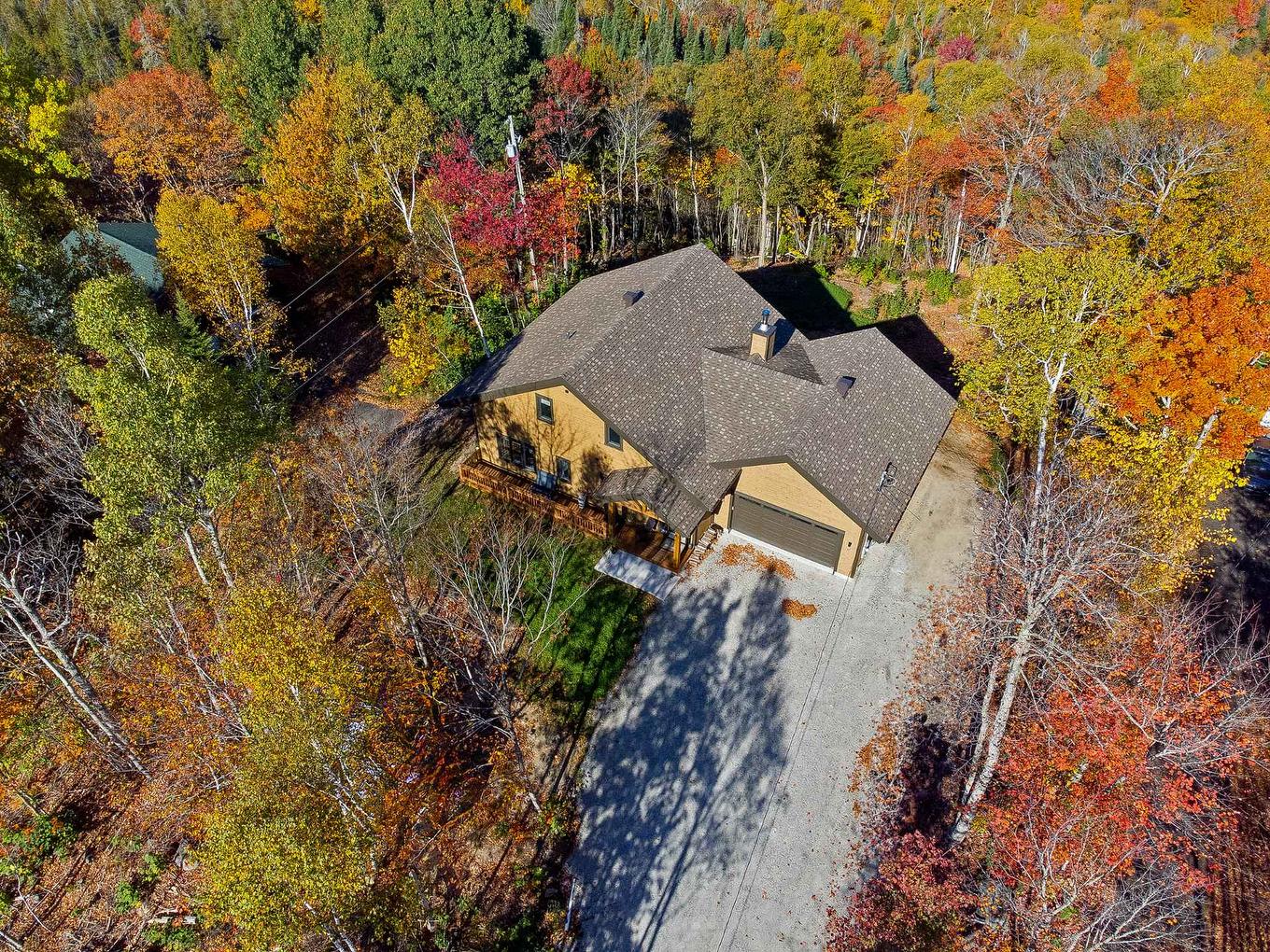 Aerial photo - 929 Rue De Château-D'Aix, Val-David, QC - Outdoor