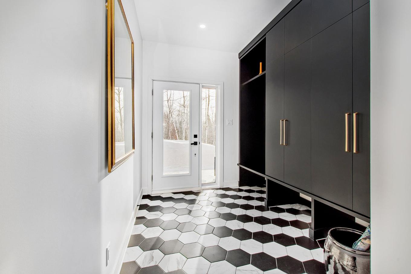 Hall - 929 Rue De Château-D'Aix, Val-David, QC - Indoor Photo Showing Other Room