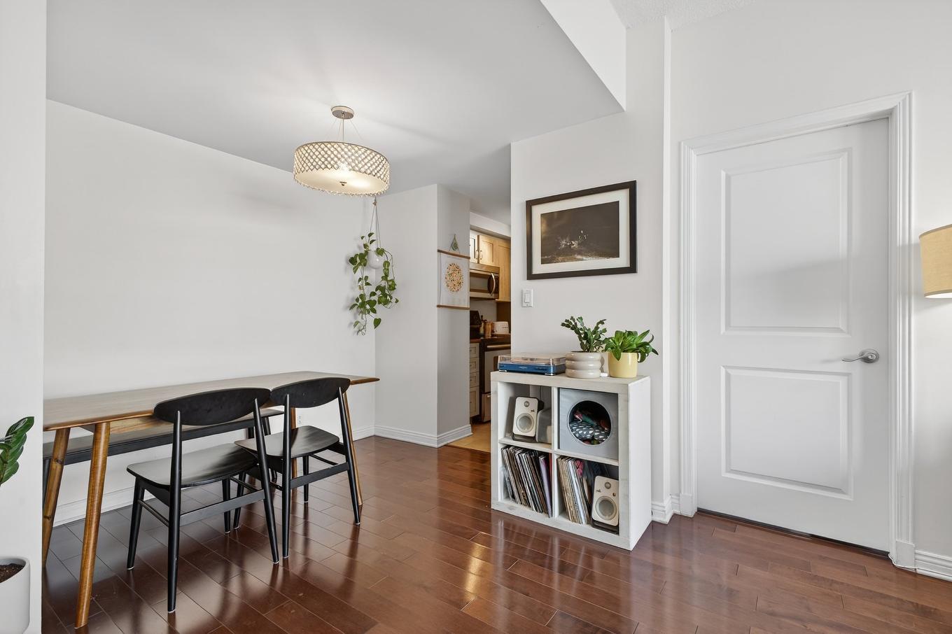 Salle à manger - 816-1225 Rue Notre-Dame O., Montréal (Ville-Marie), QC - Indoor