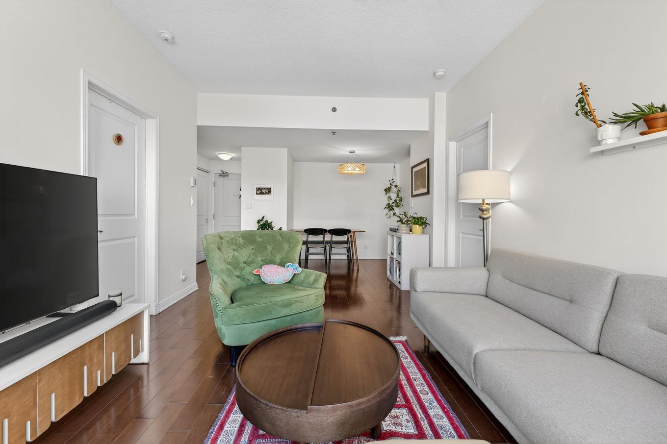 Salon - 816-1225 Rue Notre-Dame O., Montréal (Ville-Marie), QC - Indoor Photo Showing Living Room