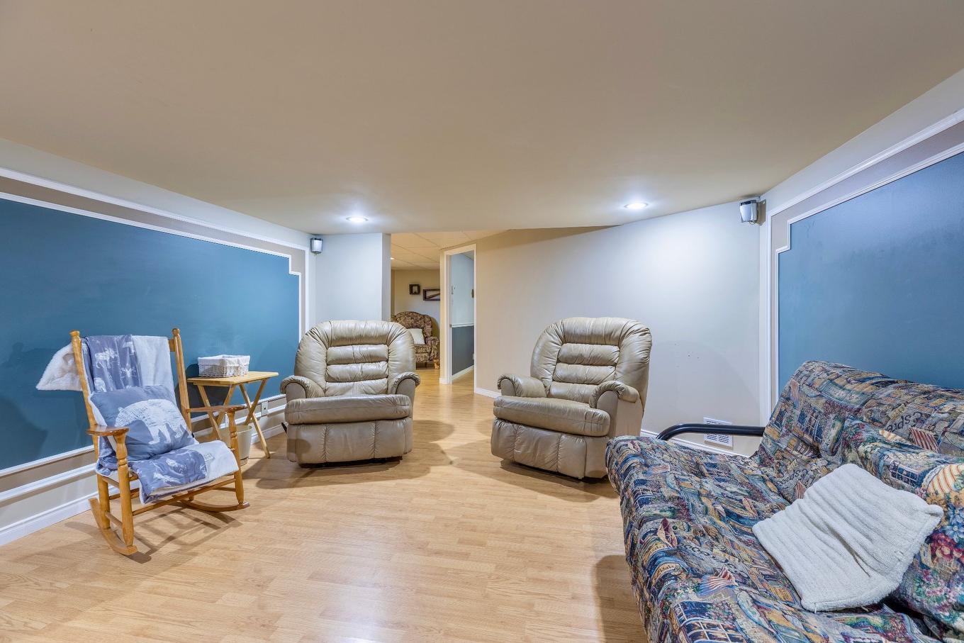 Family room - 1242 Boul. Virginie-Roy, Notre-Dame-De-L'Île-Perrot, QC - Indoor