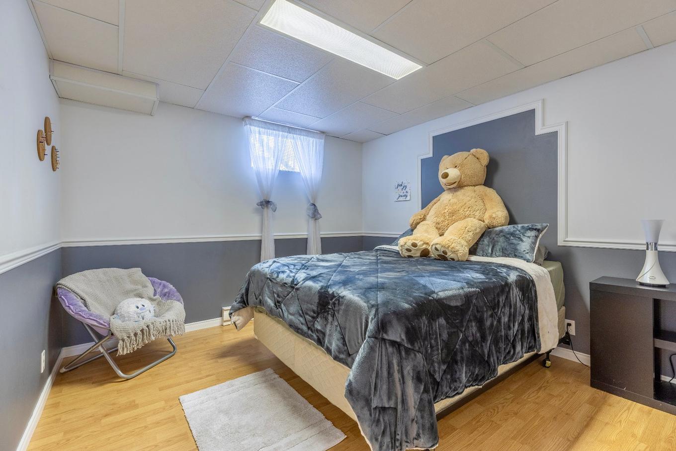 Bedroom - 1242 Boul. Virginie-Roy, Notre-Dame-De-L'Île-Perrot, QC - Indoor Photo Showing Bedroom