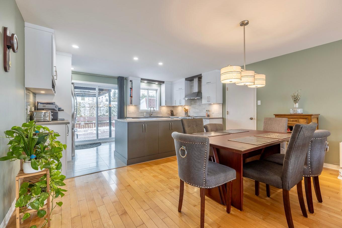 Overall view - 1242 Boul. Virginie-Roy, Notre-Dame-De-L'Île-Perrot, QC - Indoor Photo Showing Dining Room