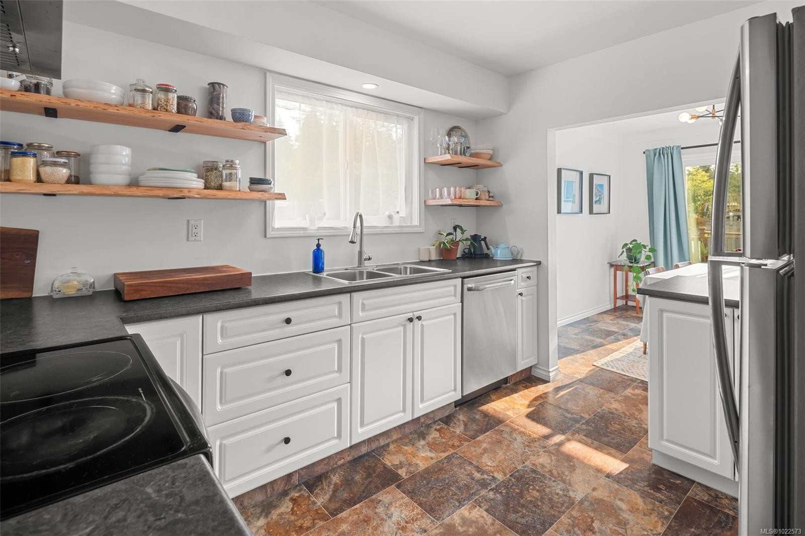 7147 Wright Rd, Sooke, BC - Indoor Photo Showing Kitchen With Double Sink
