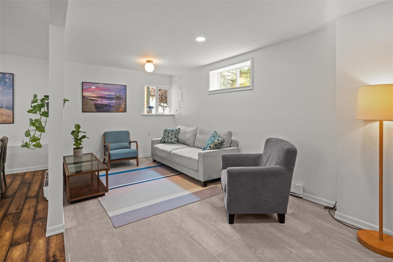 7147 Wright Rd, Sooke, BC - Indoor Photo Showing Living Room