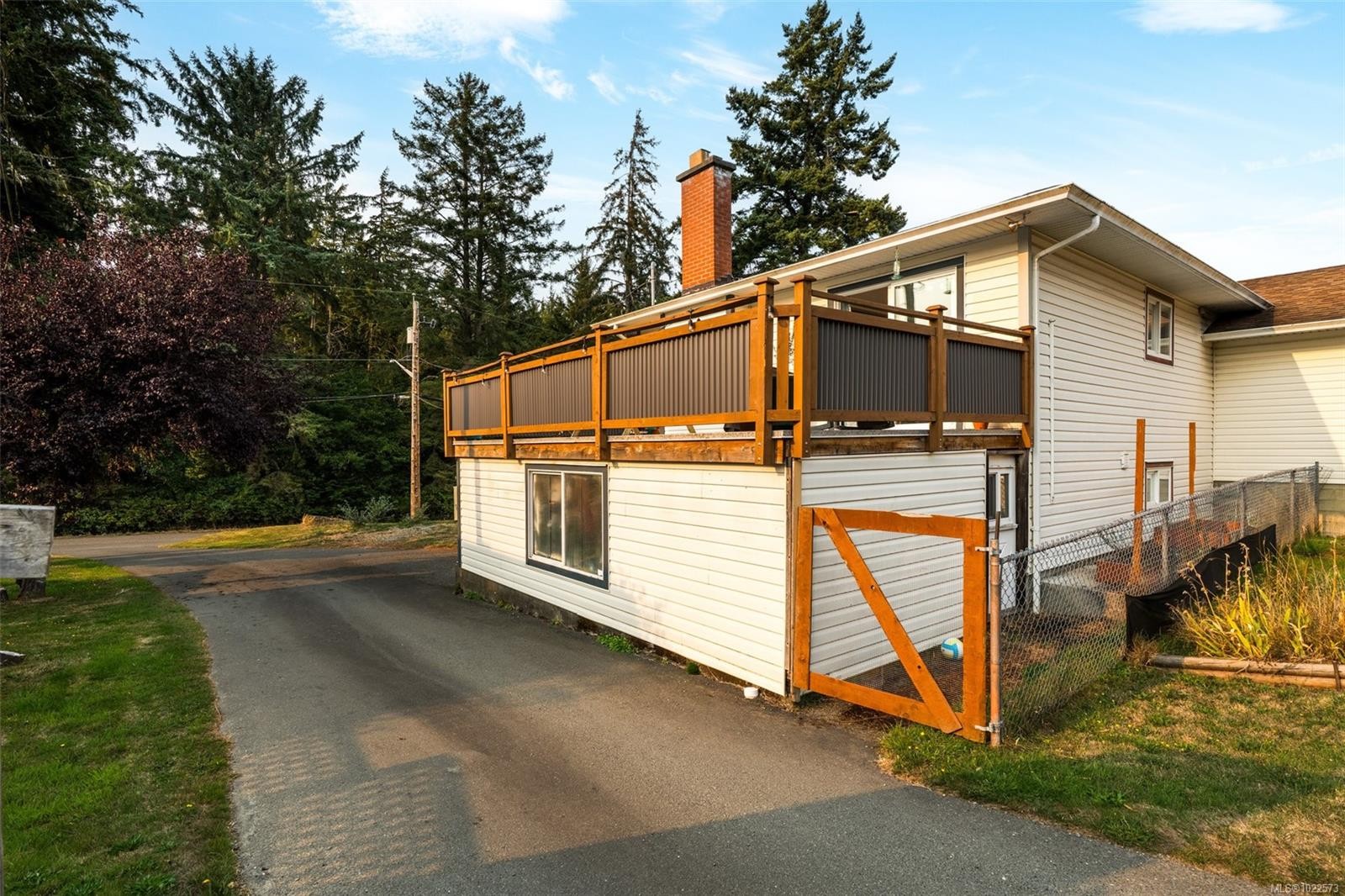 7147 Wright Rd, Sooke, BC - Outdoor