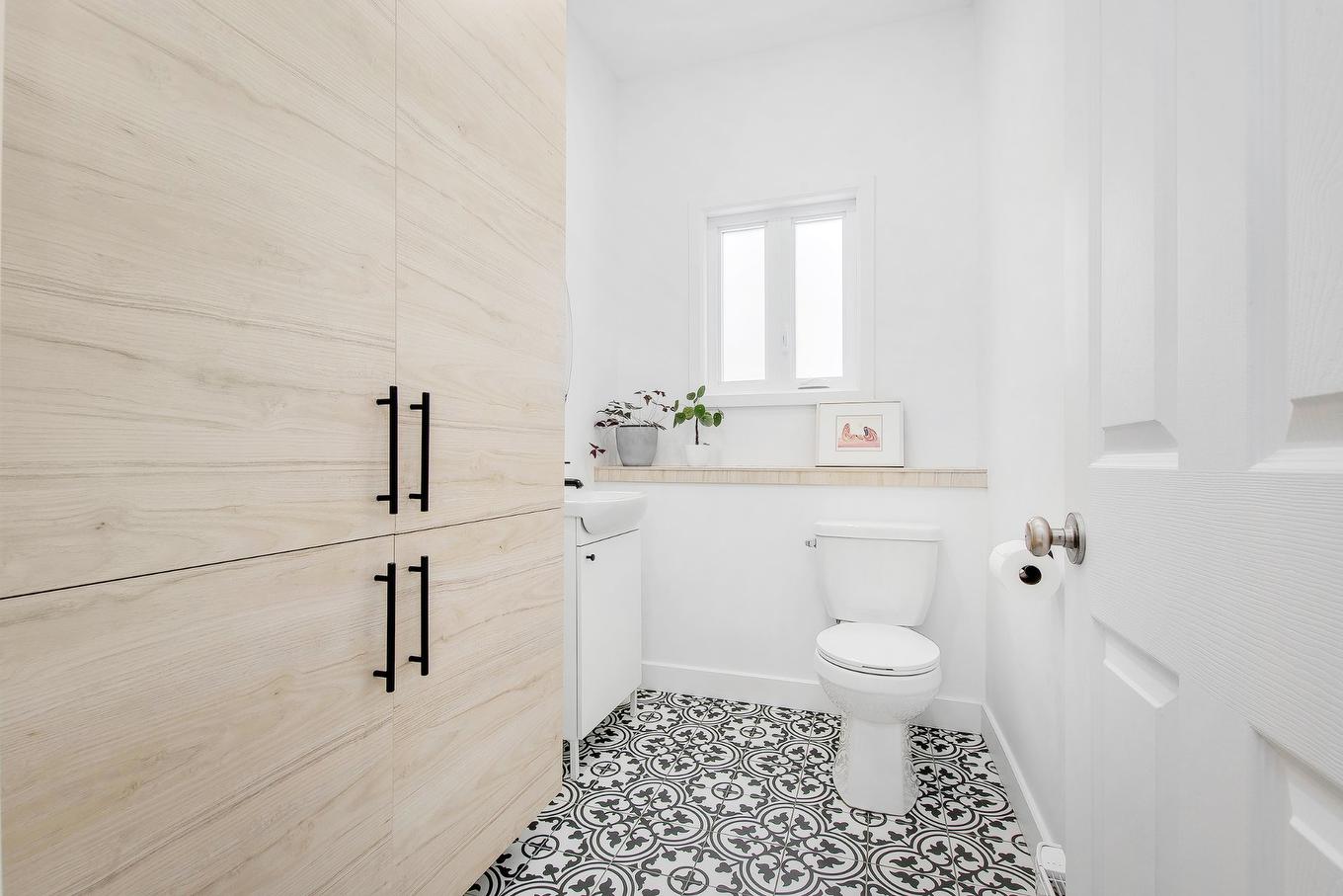 Powder room - 637 Rue De Cloridan, Terrebonne (Terrebonne), QC - Indoor Photo Showing Bathroom