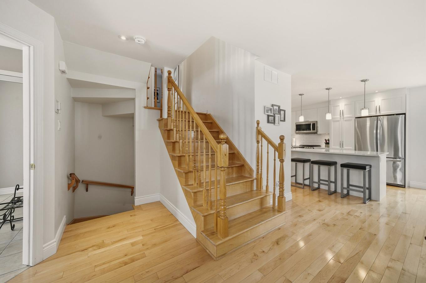 Escalier - 460 Rue Maude-Abbott, Saint-Bruno-De-Montarville, QC - Indoor