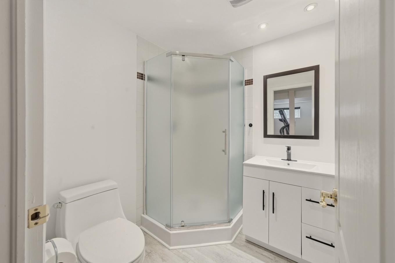 Salle de bains - 460 Rue Maude-Abbott, Saint-Bruno-De-Montarville, QC - Indoor Photo Showing Bathroom