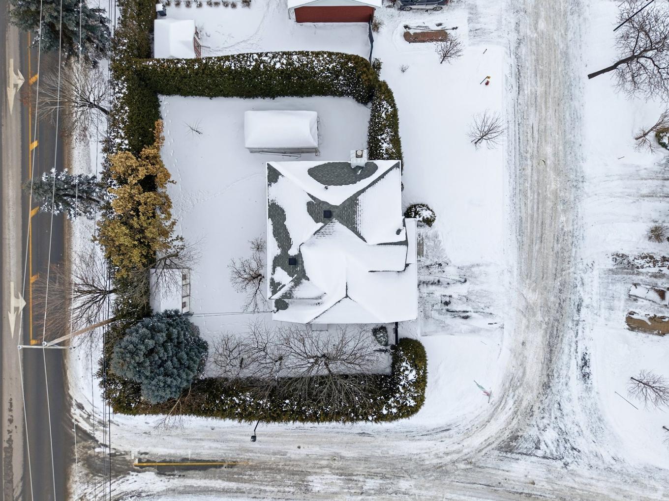 Photo aérienne - 460 Rue Maude-Abbott, Saint-Bruno-De-Montarville, QC - Outdoor