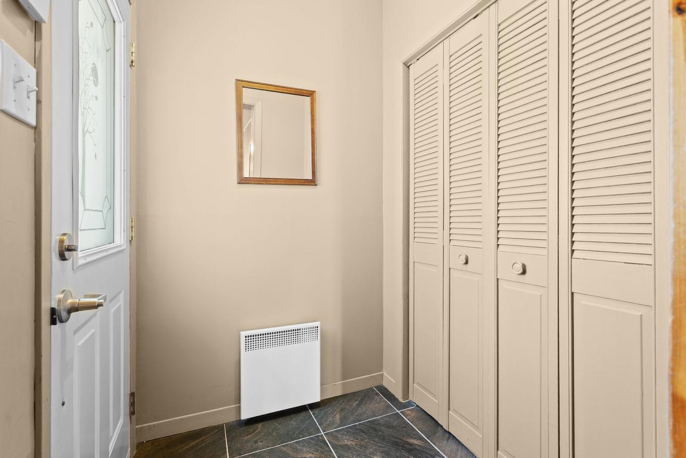 Hall d'entrée/Vestibule - 1480 Rue Vigneault, Prévost, QC - Indoor Photo Showing Other Room