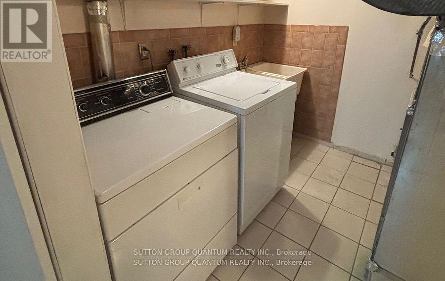 61 Forest Avenue, Mississauga, ON - Indoor Photo Showing Laundry Room