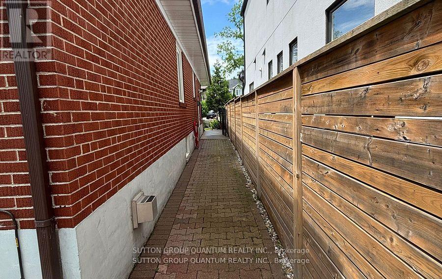 61 Forest Avenue, Mississauga, ON - Indoor Photo Showing Other Room