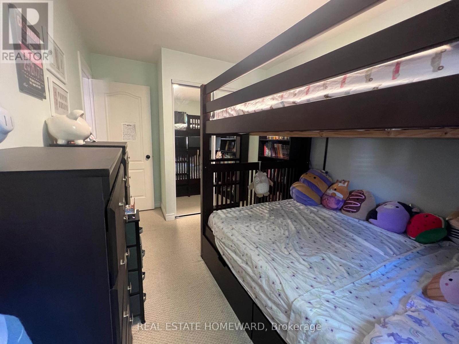 1129 Hickory Hollow Glen, Mississauga, ON - Indoor Photo Showing Bedroom