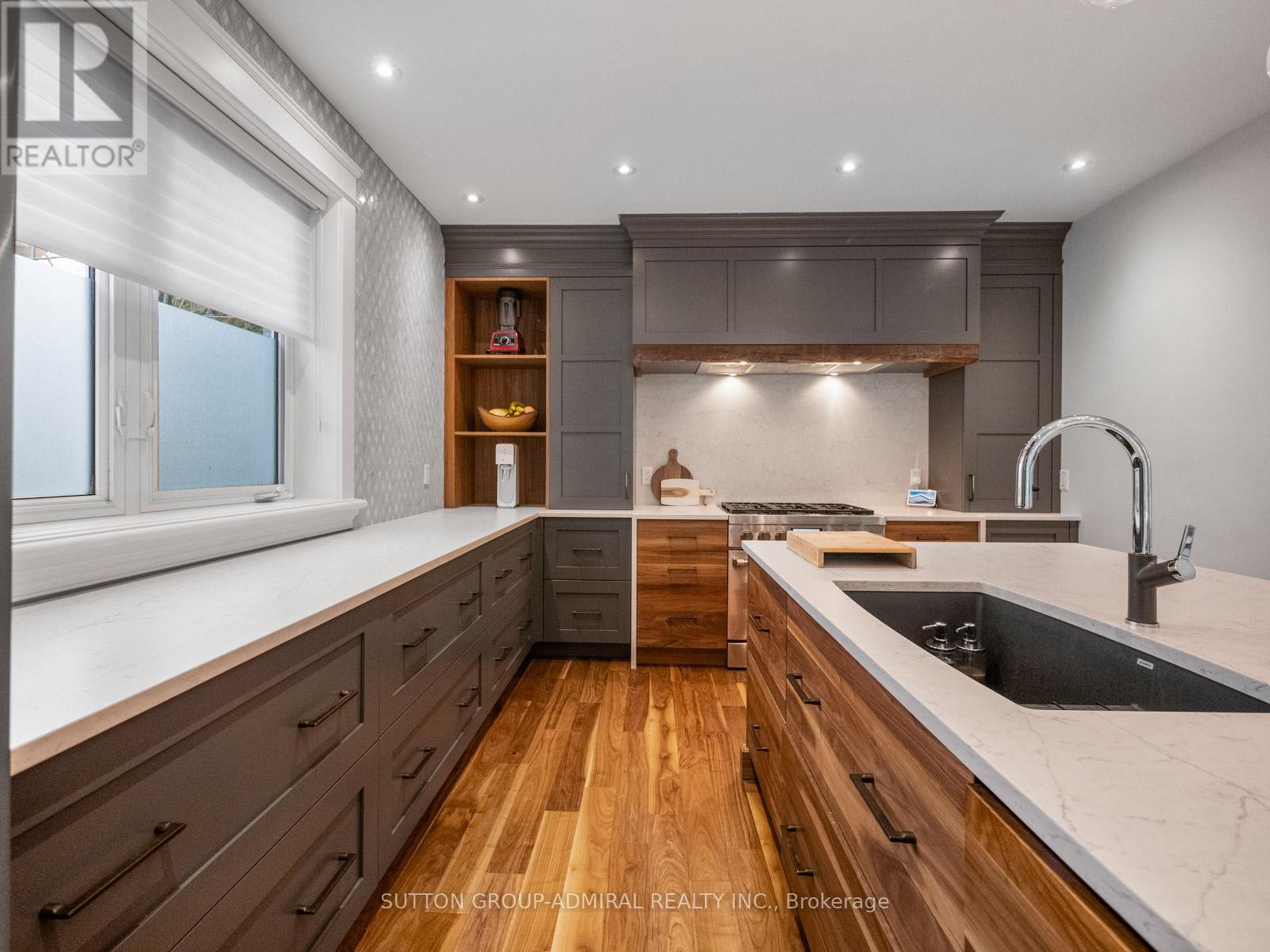 26 Puckeridge Crescent, Toronto, ON - Indoor Photo Showing Kitchen With Upgraded Kitchen
