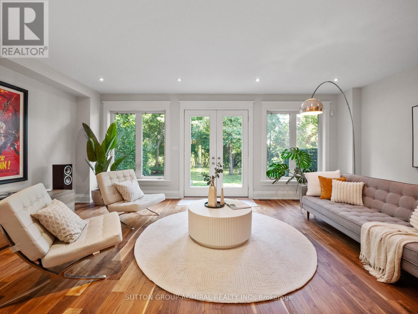 26 Puckeridge Crescent, Toronto, ON - Indoor Photo Showing Living Room