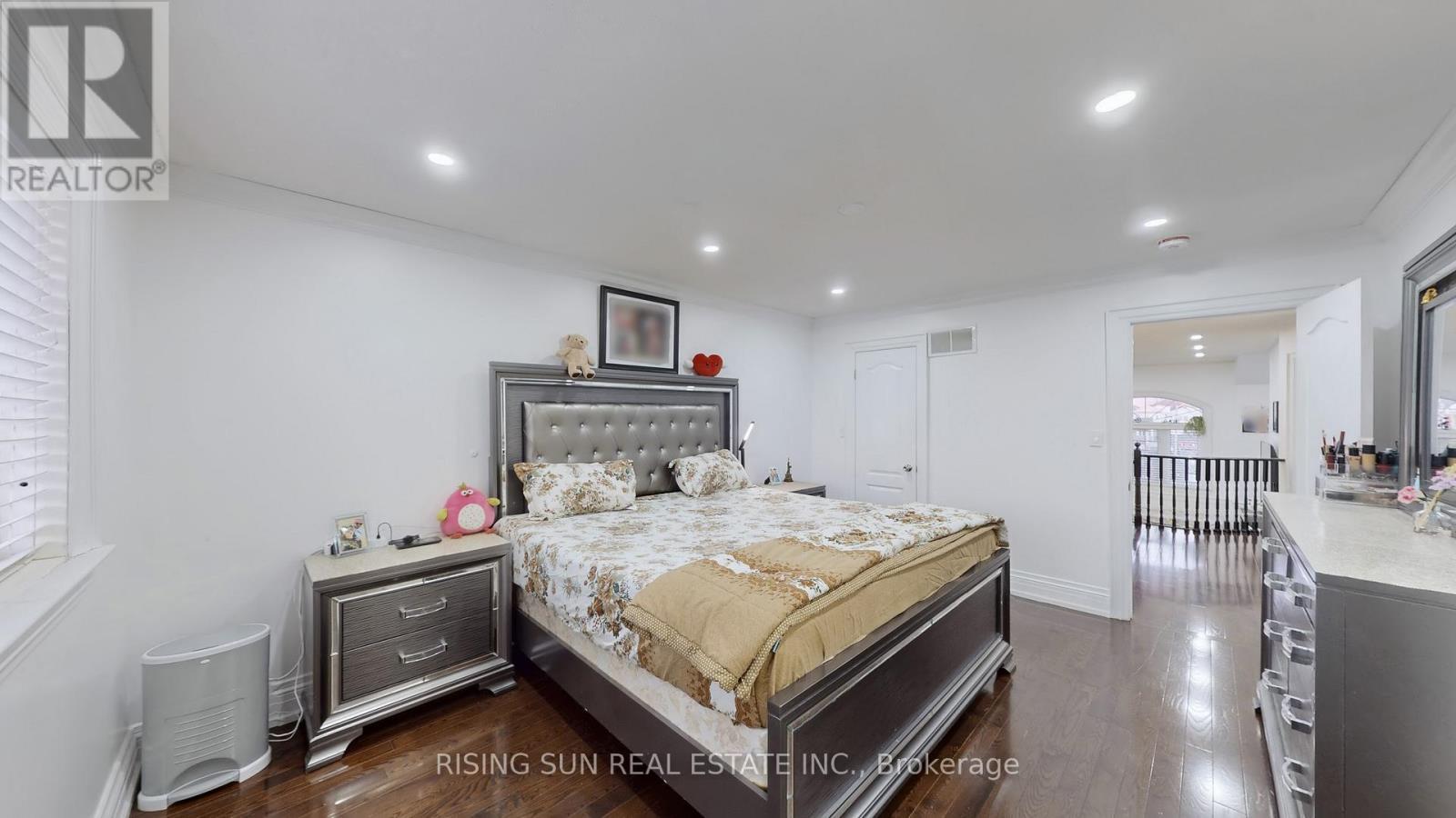 20 Bramoak Crescent, Brampton, ON - Indoor Photo Showing Bedroom
