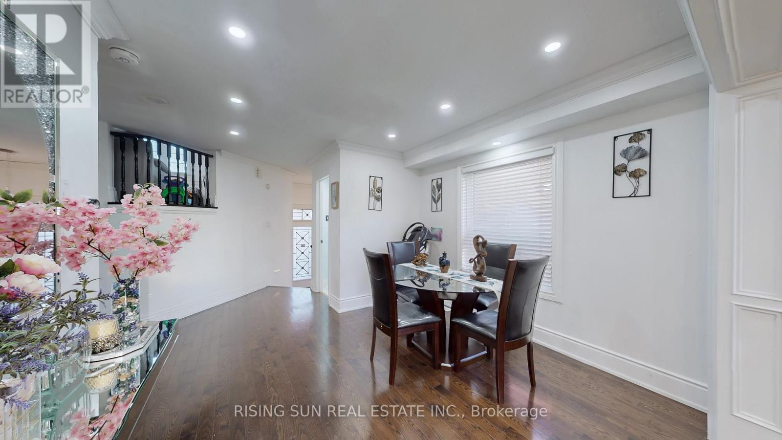 20 Bramoak Crescent, Brampton, ON - Indoor Photo Showing Dining Room