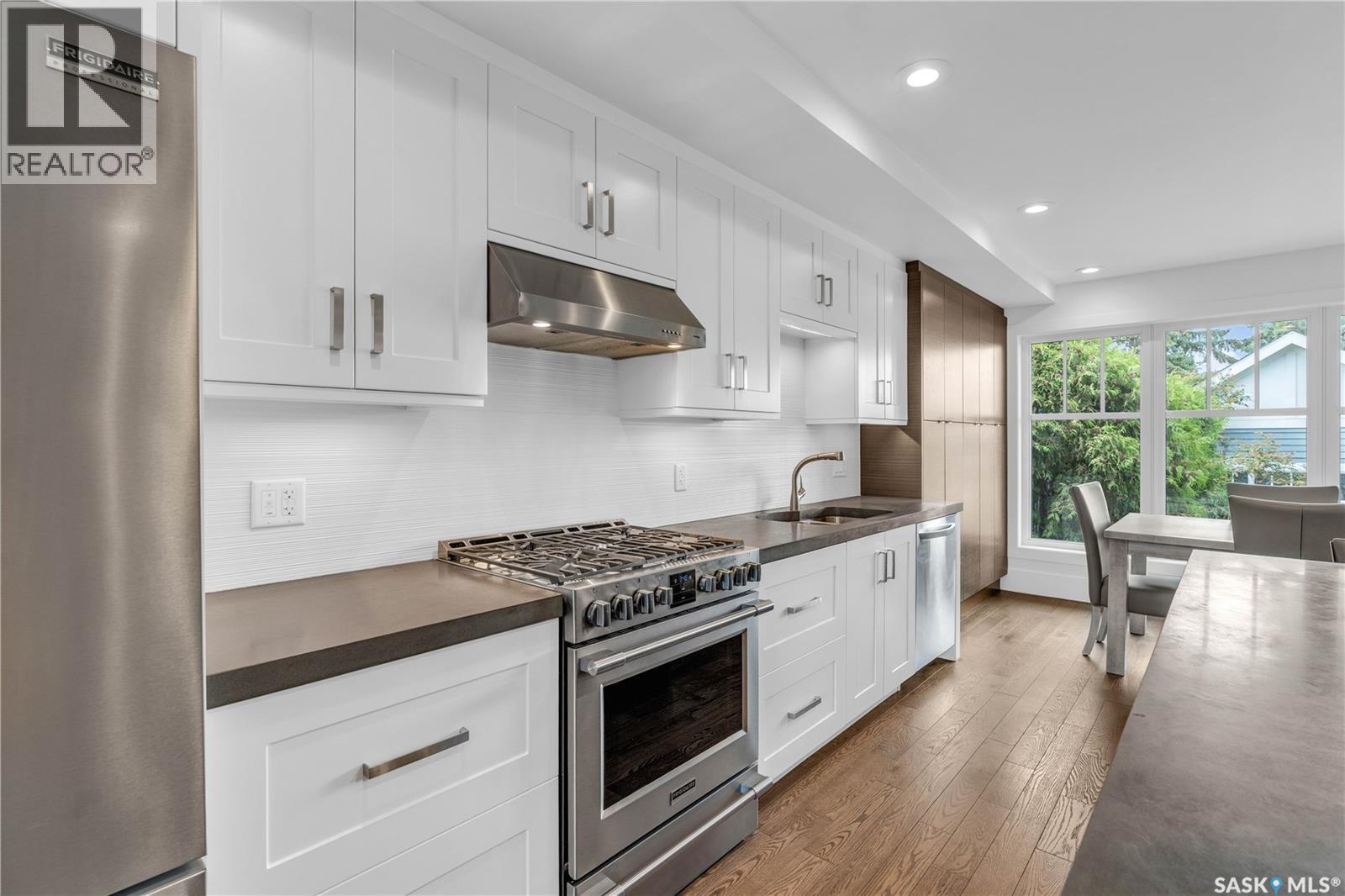 1315A 11Th Street E, Saskatoon, SK - Indoor Photo Showing Kitchen With Upgraded Kitchen