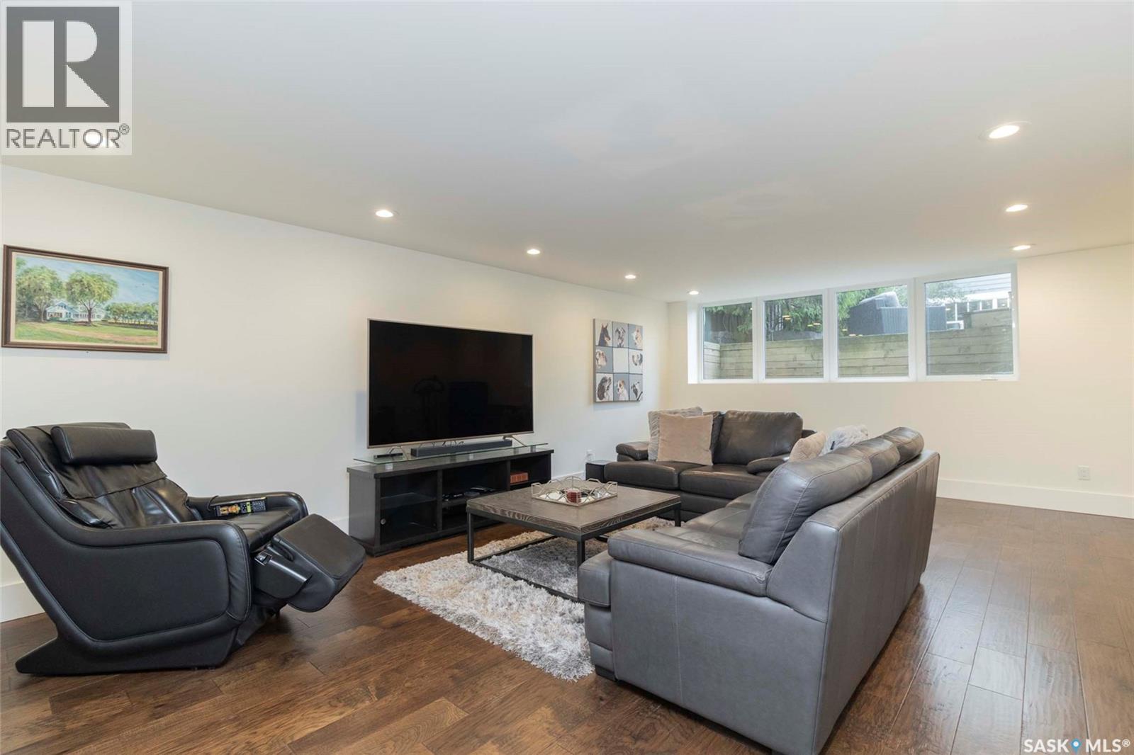 1315A 11Th Street E, Saskatoon, SK - Indoor Photo Showing Living Room