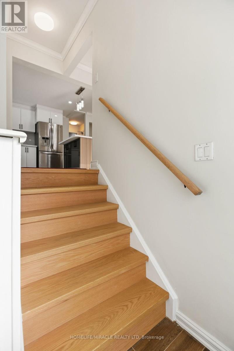 3684 Ellengale Drive, Mississauga, ON - Indoor Photo Showing Other Room