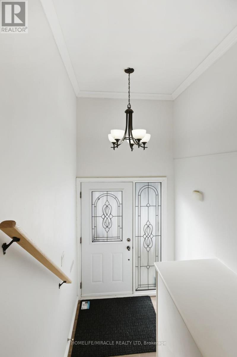 3684 Ellengale Drive, Mississauga, ON - Indoor Photo Showing Other Room