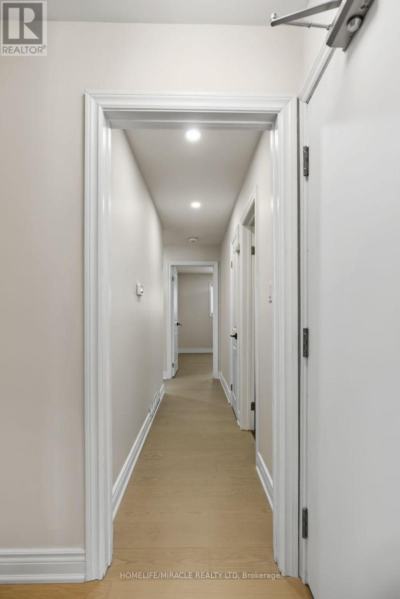 3684 Ellengale Drive, Mississauga, ON - Indoor Photo Showing Other Room