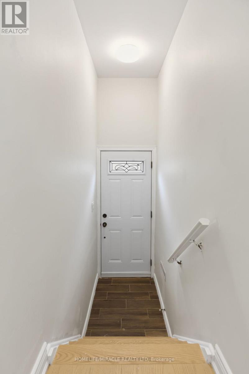 3684 Ellengale Drive, Mississauga, ON - Indoor Photo Showing Other Room