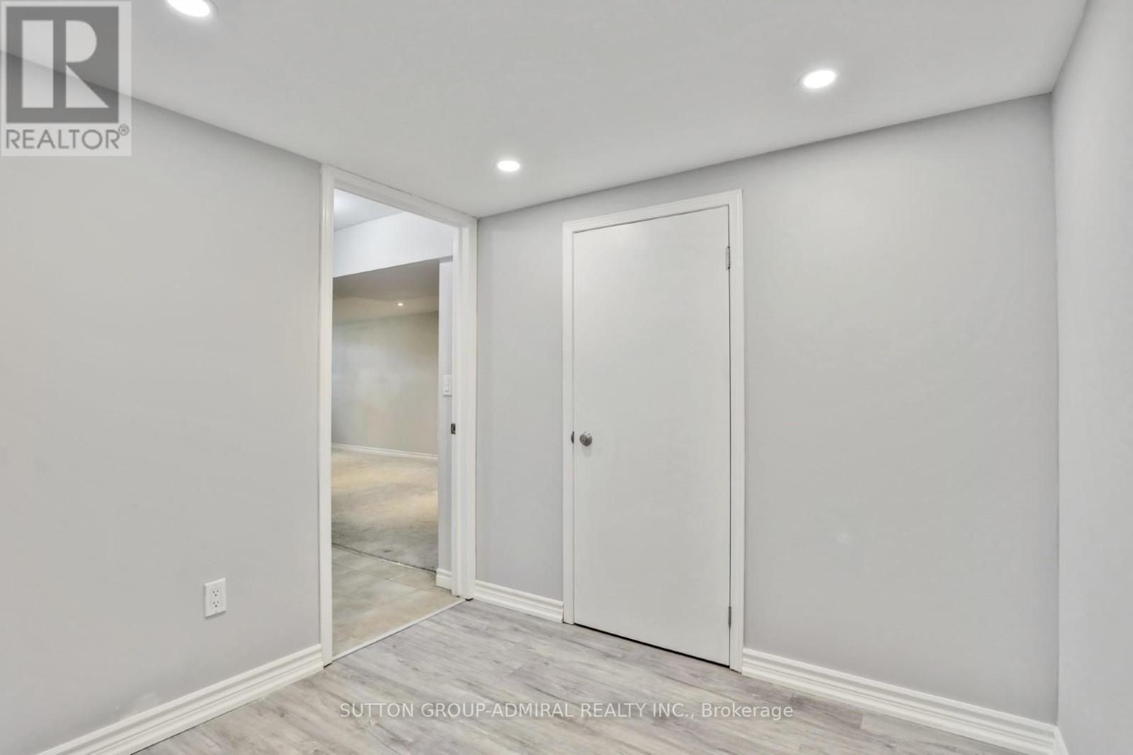 275 Southwood Drive, Hamilton, ON - Indoor Photo Showing Other Room