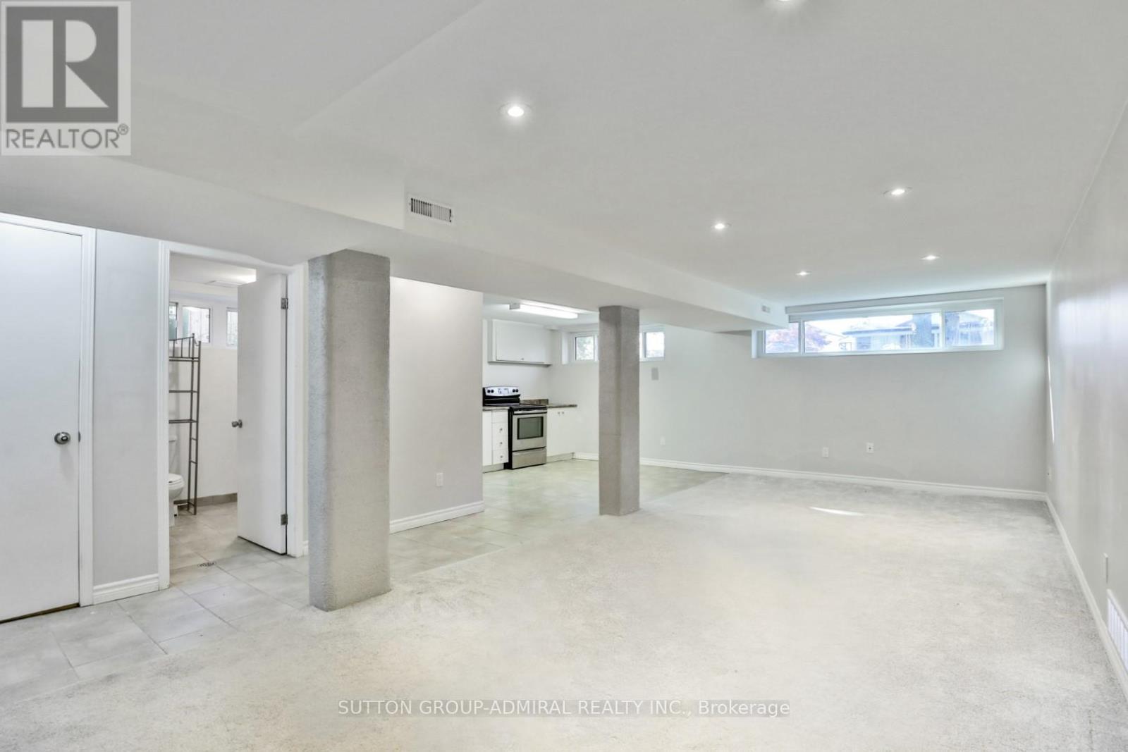 275 Southwood Drive, Hamilton, ON - Indoor Photo Showing Other Room