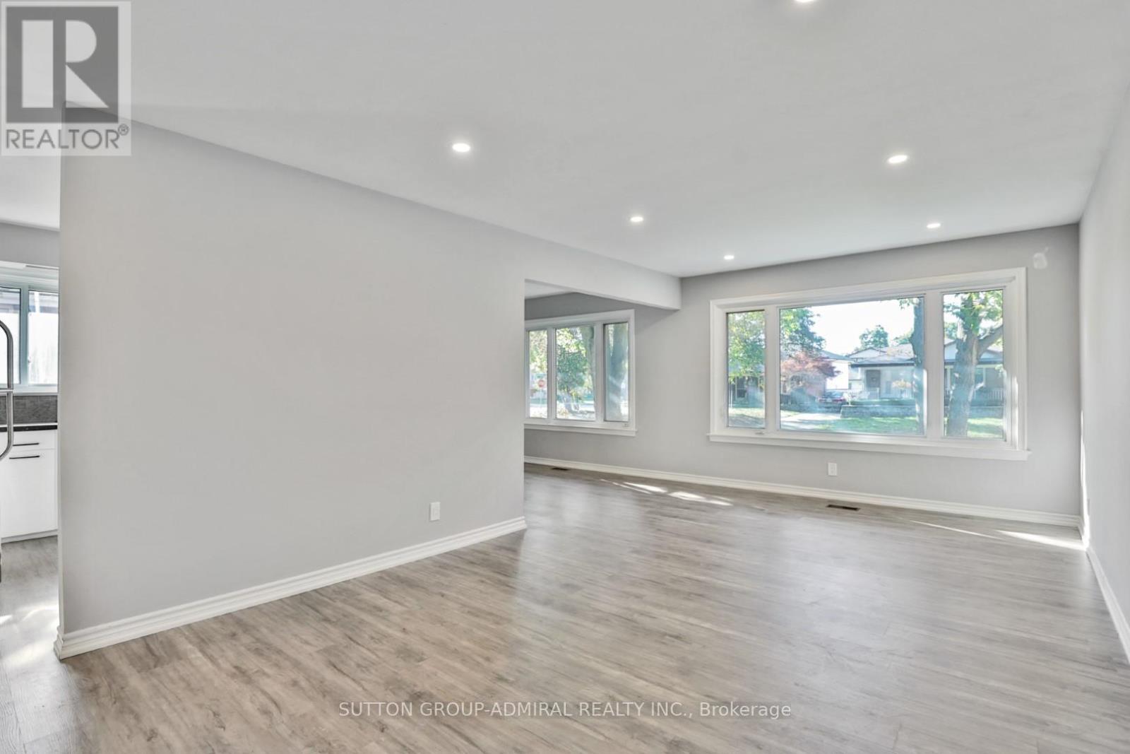 275 Southwood Drive, Hamilton, ON - Indoor Photo Showing Other Room