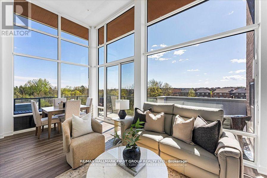 409 - 385 Arctic Red Drive, Oshawa (Windfields), ON - Indoor Photo Showing Living Room