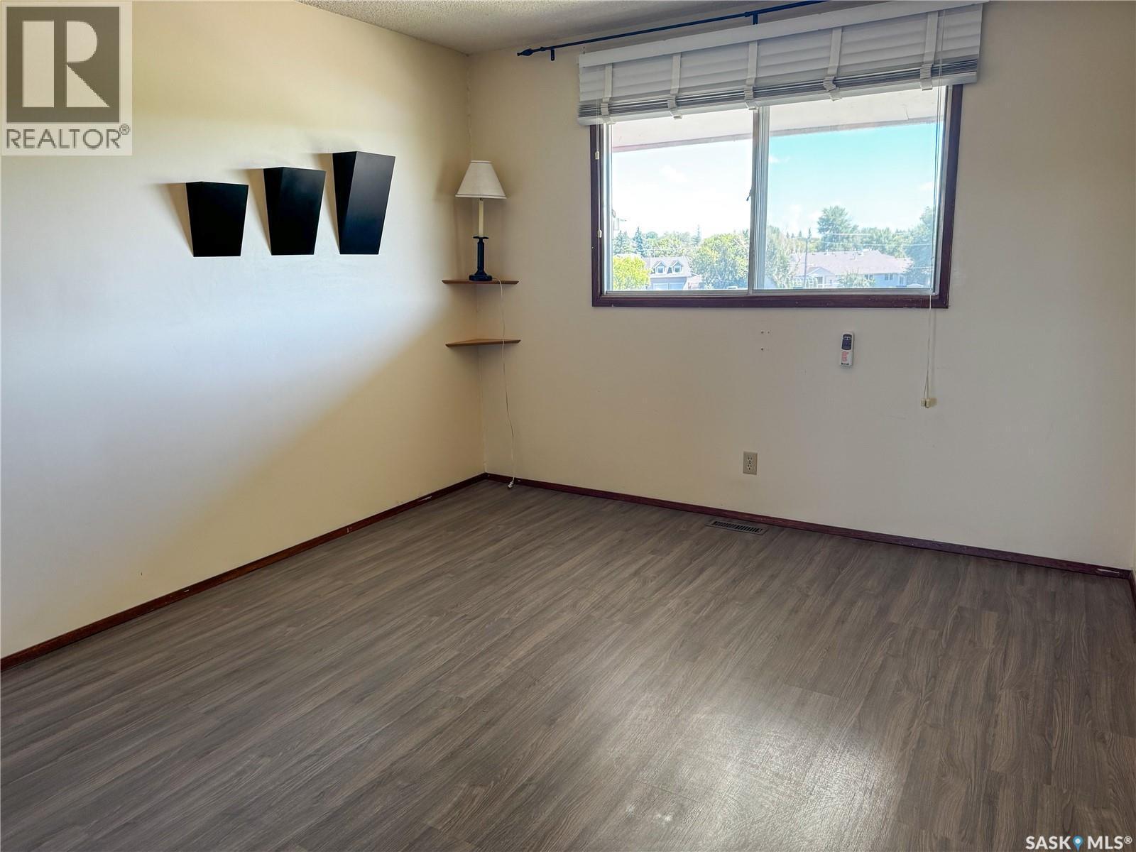 520 Bray Street E, Swift Current, SK - Indoor Photo Showing Other Room