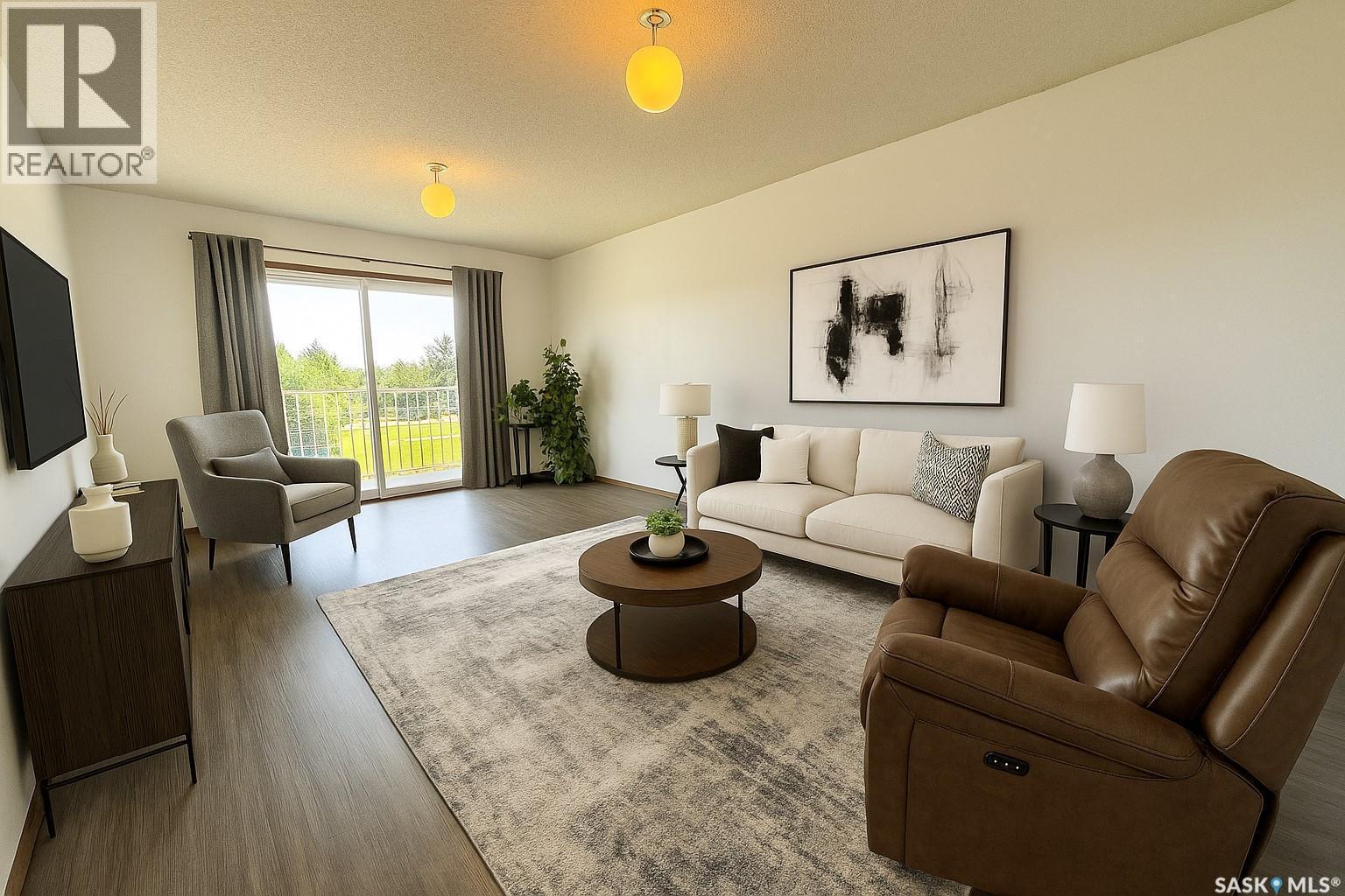 520 Bray Street E, Swift Current, SK - Indoor Photo Showing Living Room