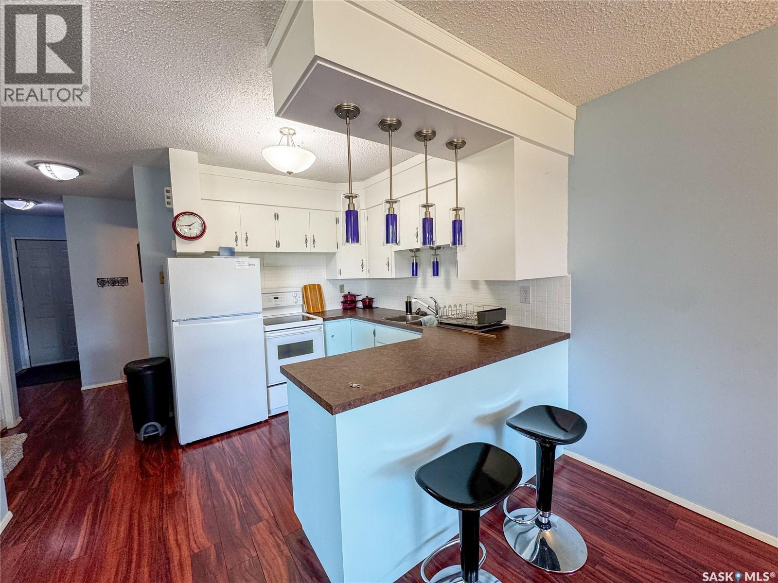 520 Bray Street E, Swift Current, SK - Indoor Photo Showing Kitchen