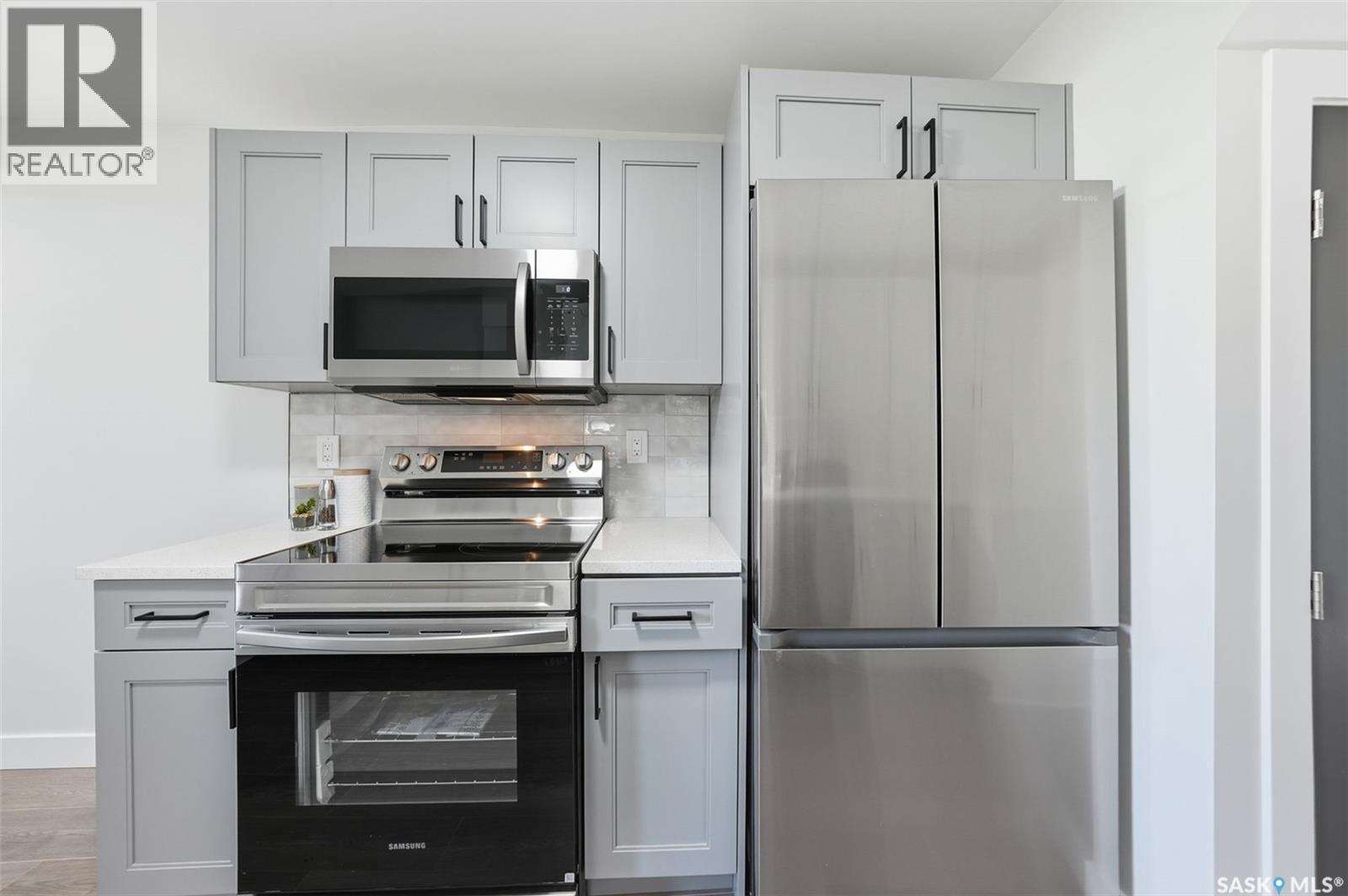 622 31St Street W, Saskatoon, SK - Indoor Photo Showing Kitchen